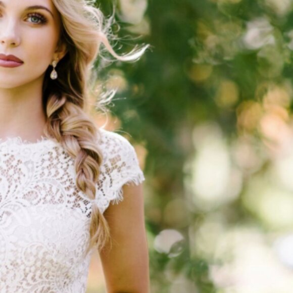 Wendy Makin (Roxanne) Wedding Dress - Size 2 - Picture 3 of 6